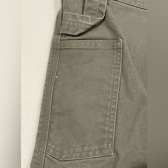 Carhartt men’s work pants with hammer hit, leg pockets color is dove gray 40x32 - Picture 4 of 5